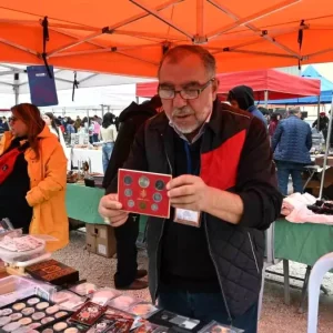 Eskisehir Antika Pazarinda Para Koleksiyonculuguna Ilgi Artiyor