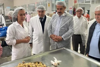 Faruk Celik Kardelen Kestane Sekeri Tesisini Ziyaret Etti