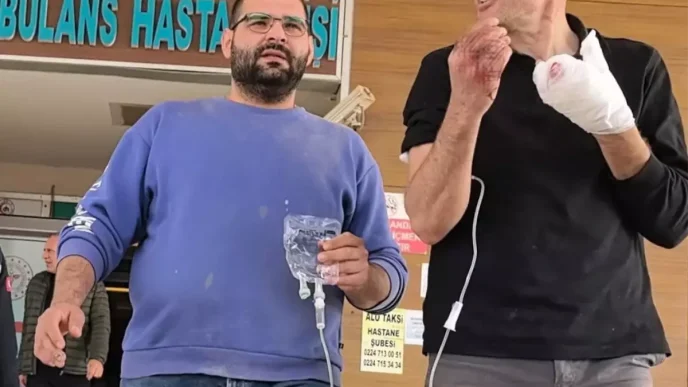 Freze Makinesine Kaptirdigi Elinden Iki Parmak Koptu