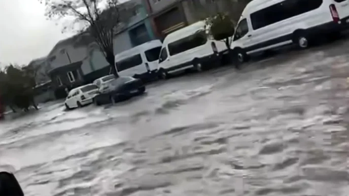 Gaziantepte Etkili Saganak Yagis Hayati Olumsuz Etkiledi