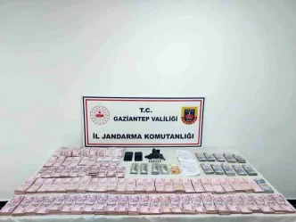 Gaziantepte Jandarma Operasyonu 34 Bin Litre Kacak Akaryakit Ele Gecirildi