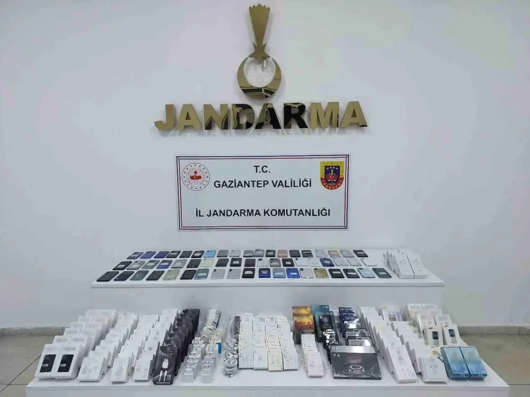 Gaziantepte Kacak Elektronik Urun Operasyonu 1975000 TL Degerinde Urun Ele