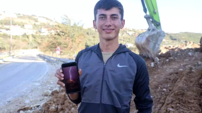 Hatayda Yildirim Dusmesi Deprem Paniklerine Neden Oldu