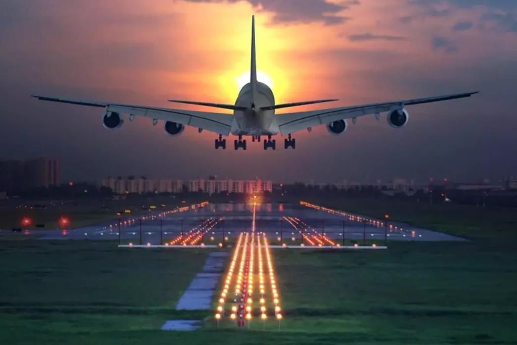 Havayolu devi ucuslarini durdurdu Yuzlerce pilot ve hostes isten cikarildi