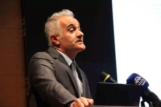 Hitit Universitesinde Idari Tarih Konferansi Duzenlendi