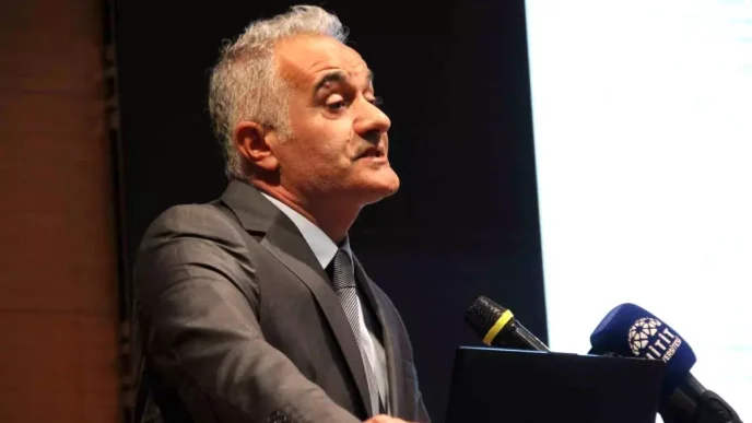 Hitit Universitesinde Idari Tarih Konferansi Duzenlendi