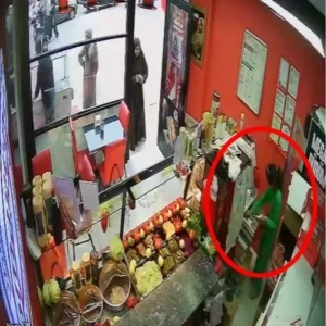 Inegolde Cig Kofte Dukkaninda Hirsizlik Cocuk Kasadan 3 Bin Lira