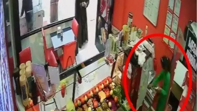 Inegolde Cig Kofte Dukkaninda Hirsizlik Cocuk Kasadan 3 Bin Lira