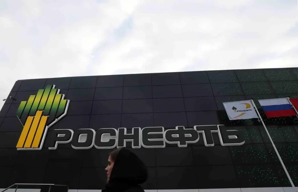 Ingiltere Rus Petrol Sirketlerine Yeni Yaptirimlar Acikladi