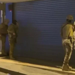 Istanbulda 10 Milyar Liralik Dolandiricilik Sebekesi Cokertildi