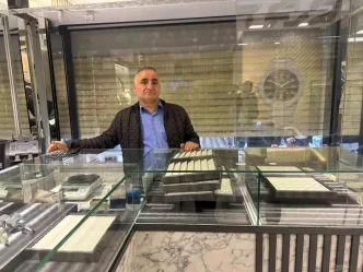 Istanbulda Kuyumcu Soygunu 1 Dakikada 15 Milyon Liralik Altin Calindi