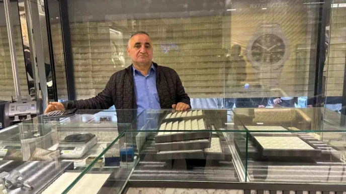 Istanbulda Kuyumcu Soygunu 1 Dakikada 15 Milyon Liralik Altin Calindi