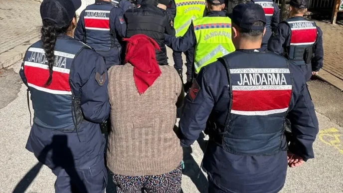 Kablo Hirsizligi Operasyonu 9 Zanli Tutuklandi