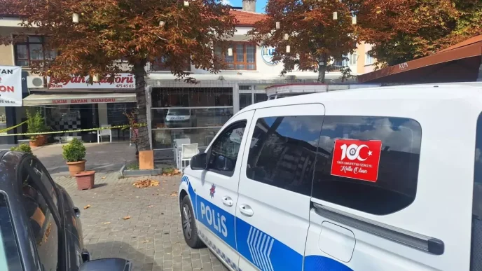 Kadin Kuaforune Pompali Tufekle Saldiri Isletme Sahibi Yaralandi