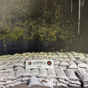Kahramankazanda 12 Ton Kacak Tutun ve 15 Milyon Makaron Ele