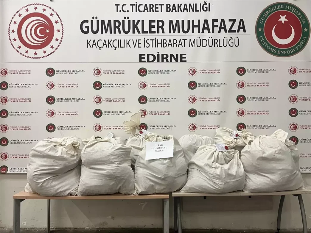 Kapikule Sinir Kapisinda 113 Kilo Esrar Ele Gecirildi