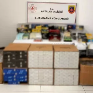 Kasta Yuklu Miktarda Kacak Tutun ve Urunleri Ele Gecirildi