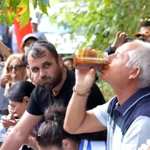 Kazdaglarinda Bal Hasat Senligi Renkli Etkinliklere Ev Sahipligi Yapti