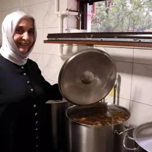 Kemik Erimesini Yenip Kendi Markasini Kurdu