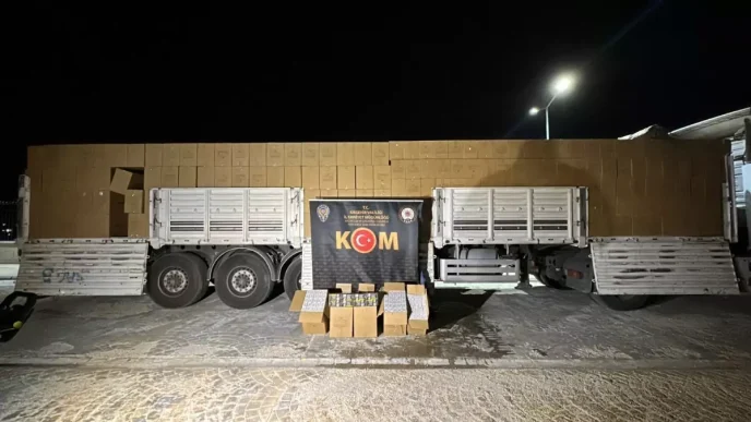 Kirsehirde Kacakcilik Operasyonu 980 Koli Bos Makaron Ele Gecirildi