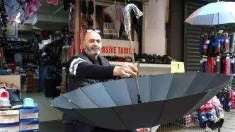 Kocaelinin Tek Semsiye Tamircisi Yagmur Yagarsa Hatirlaniyoruz
