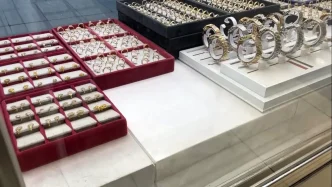 Konyada Kuyumcudan 12 Milyon Lira Degerinde Altin Yuzuk Calindi