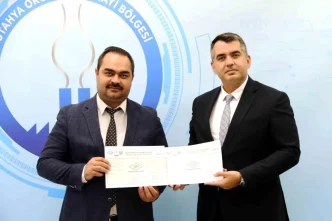 Kutahya OSB ISO 9001 ve ISO 14001 Belgelerini Aldi