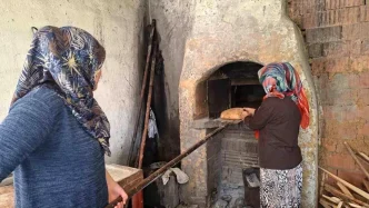 Kutahyada Gazzeye Destek Icin Koy Ekmekleri Satisi