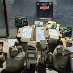 Kutahyada Kacak Tutun Operasyonu 86 Bin Makaron Ele Gecirildi
