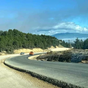 Kutahyada Tavsanli Domanic Devlet Yolu Calismalari Hizla Devam Ediyor