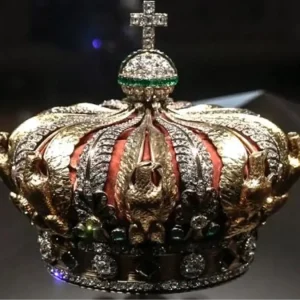 Louvre Muzesi soygunu Hirsizlar her yerde araniyor