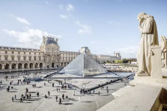 Louvre Müzesi'nden Çalınan Mücevherler Fransa Bankası'na Taşındı 11 Louvre Muzesinden Calinan Mucevherler Fransa Bankasina Tasindi