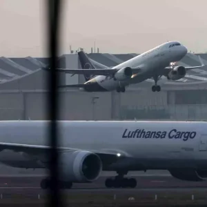 Lufthansa ve Ryanairden Almanyada Ucus Iptalleri