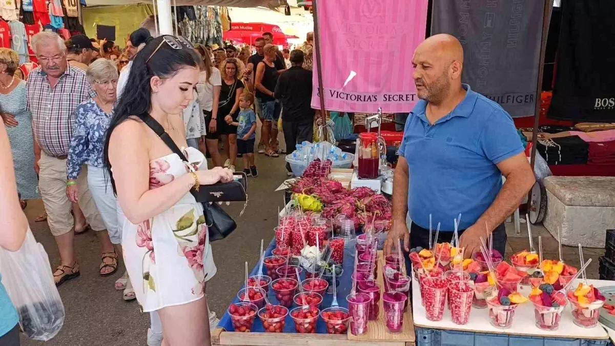 Manavgat Persembe Pazarinda Turist Izdihami