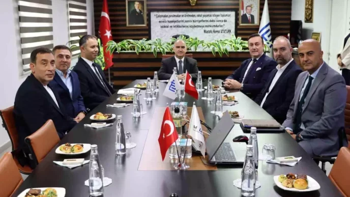Manisa Valisi Ozkan Muradiye OSByi Ziyaret Ederek Yatirimlari Inceledi