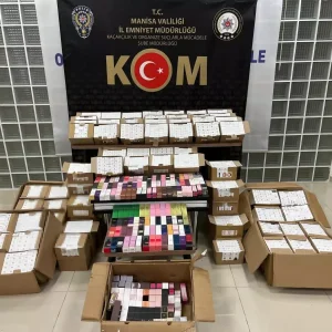 Manisada Gumruk Kacagi Parfum Ele Gecirildi