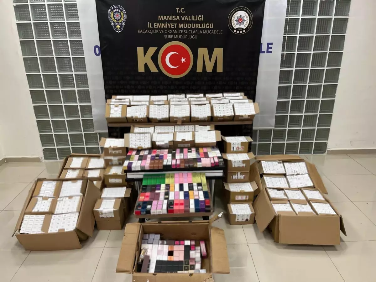 Manisa'da Gümrük Kaçağı Parfüm Ele Geçirildi 3 Manisada Gumruk Kacagi Parfum Ele Gecirildi