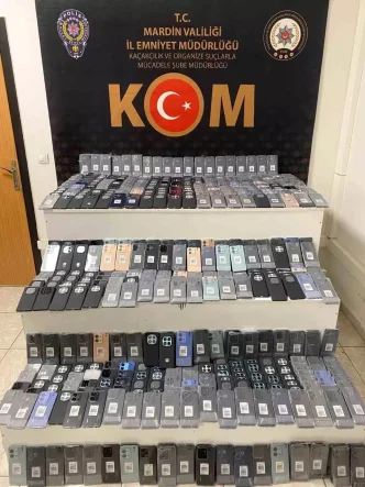 Mardinde 15 Milyon Lira Degerinde Kacak Cep Telefonu Ele Gecirildi