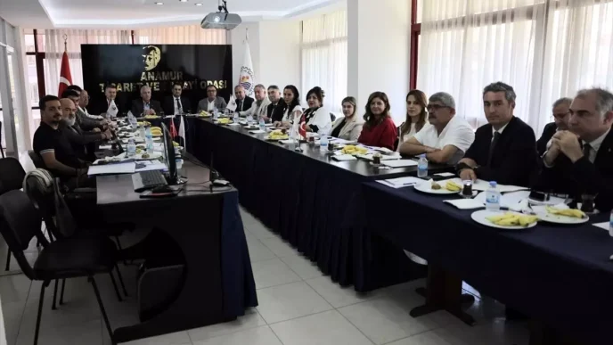 Mersinde Ticaret ve Sanayi Toplantisi Anamur Organize Sanayi Bolgesi Vurgusu