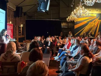 MomTalks Ebeveynlik Zirvesi ile Uluslararasi Arenaya Adim Atti
