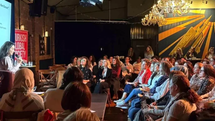 MomTalks Ebeveynlik Zirvesi ile Uluslararasi Arenaya Adim Atti