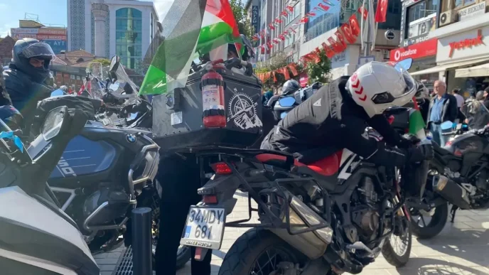 Motorcular Gazze Icin Farkindalik Surusu Duzenledi