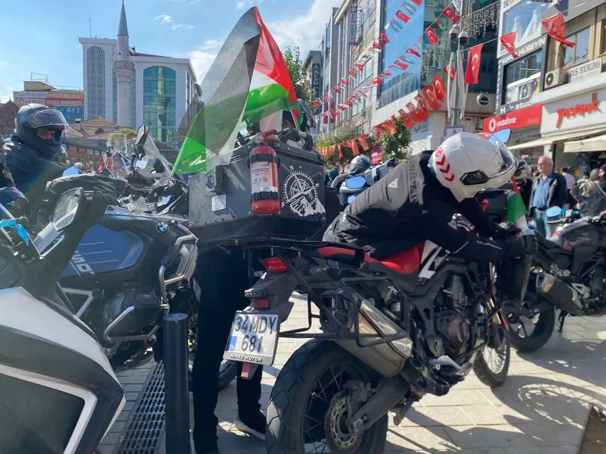 Motorcular Gazze Icin Farkindalik Surusu Duzenledi