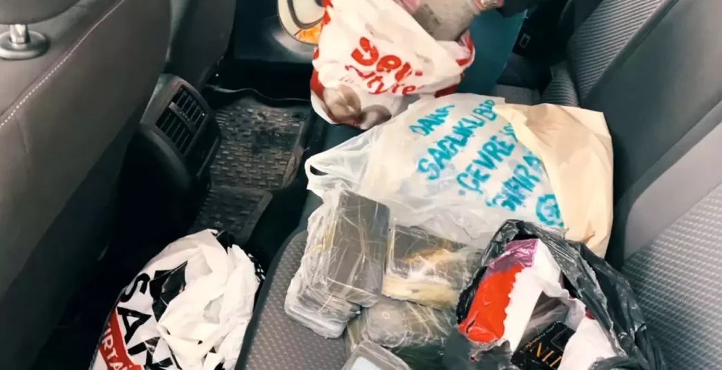 Musta Gumruk Kacagi 218 Cep Telefonu Ele Gecirildi