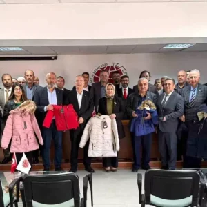 Nigdede Ihtiyac Sahibi Ogrencilere Kislik Giysi Yardimi