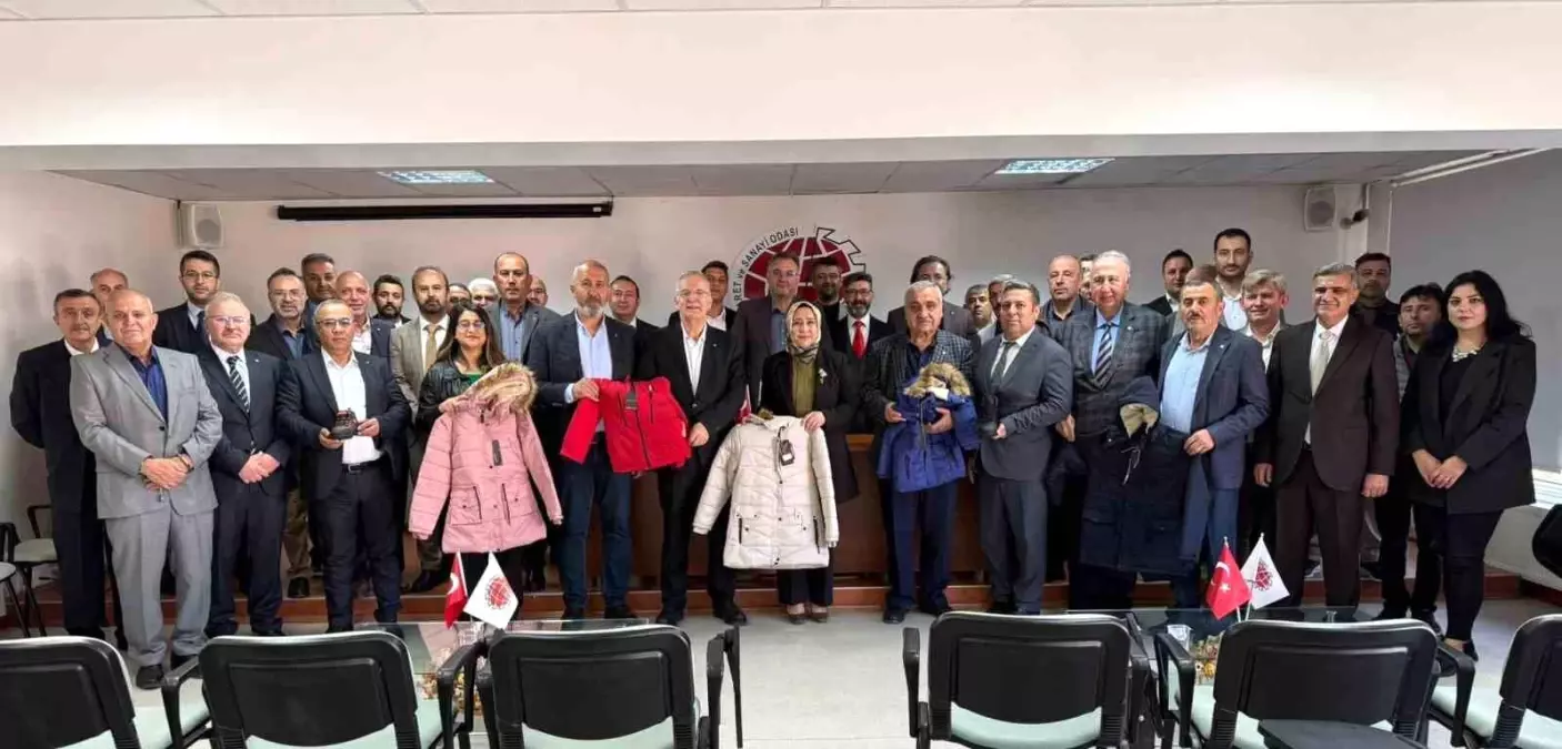 Nigdede Ihtiyac Sahibi Ogrencilere Kislik Giysi Yardimi