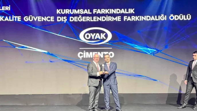 OYAK Cimento Kurumsal Farkindalik Odulunu Kazandi