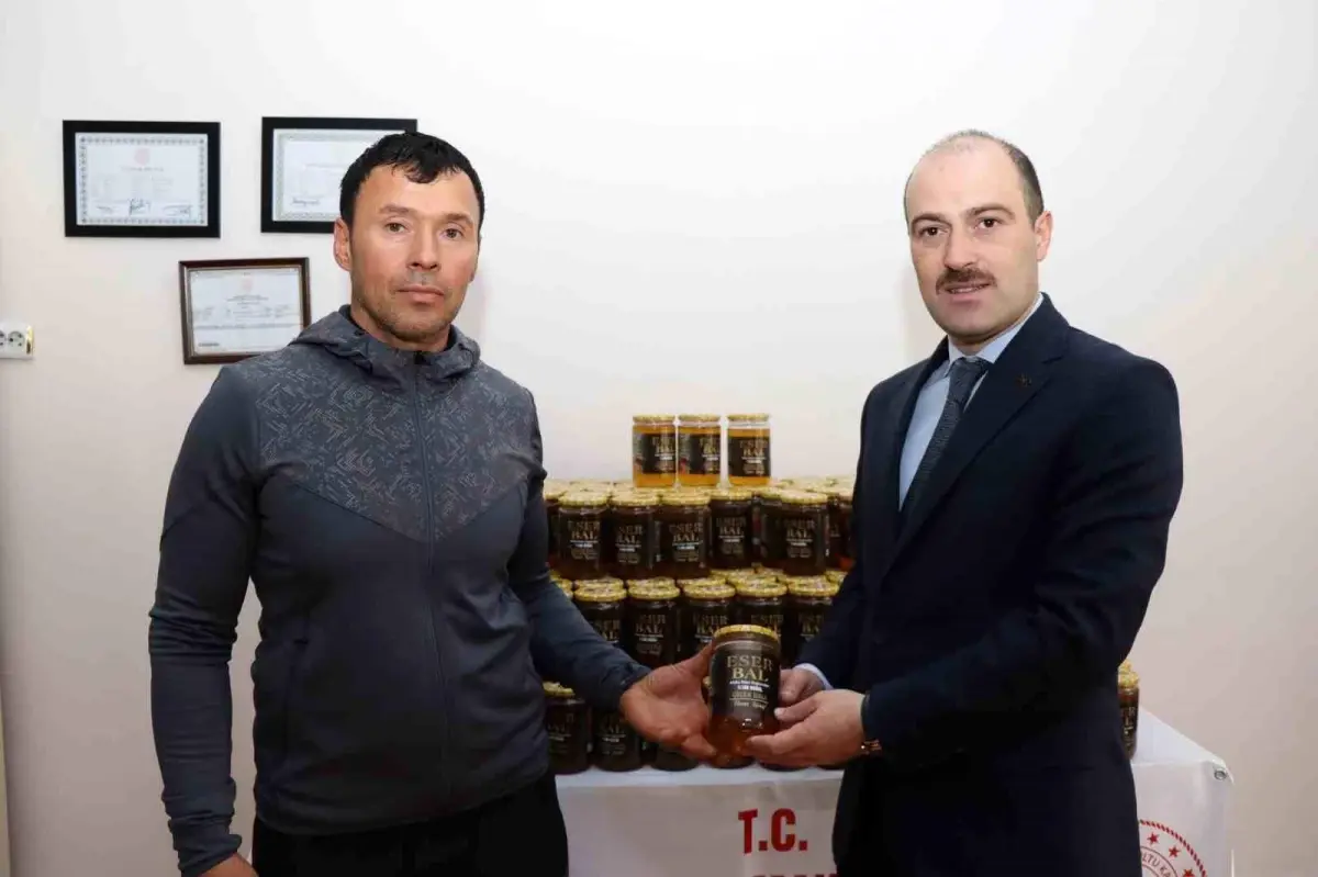 Organik Bal Ureticisinden Ihtiyac Sahiplerine Bagis