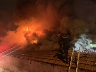 Osmangazide Otomotiv Yedek Parca Isletmesinde Yangin Cikti