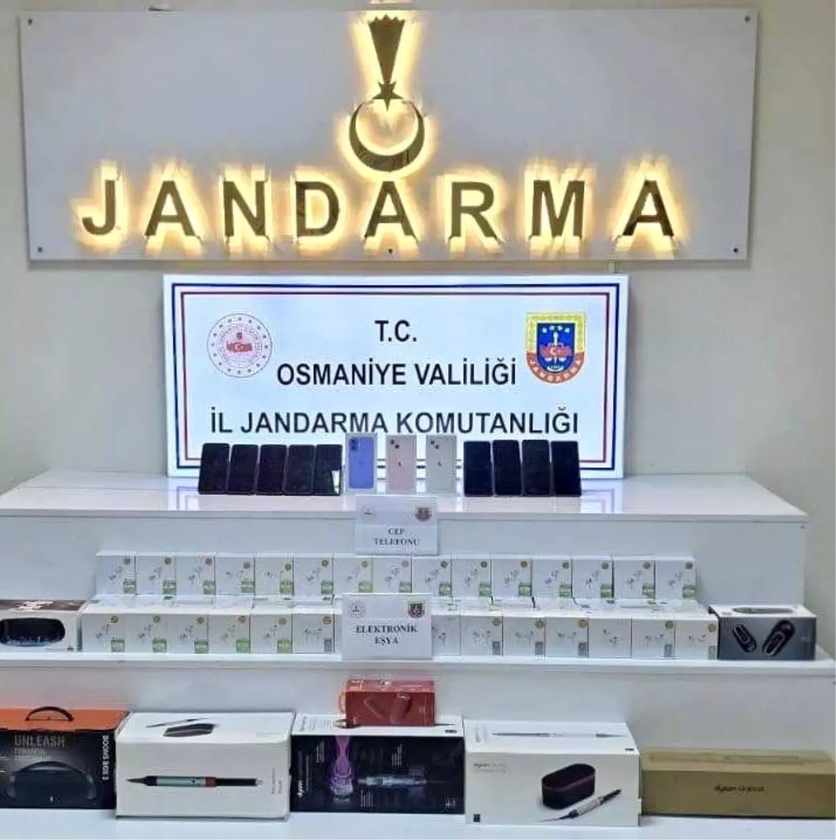 Osmaniyede Kacak Elektronik Urun Operasyonu 3 Milyon TL Degerinde Urun